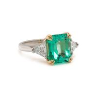 COLOMBIAN EMERALD AND DIAMOND RING