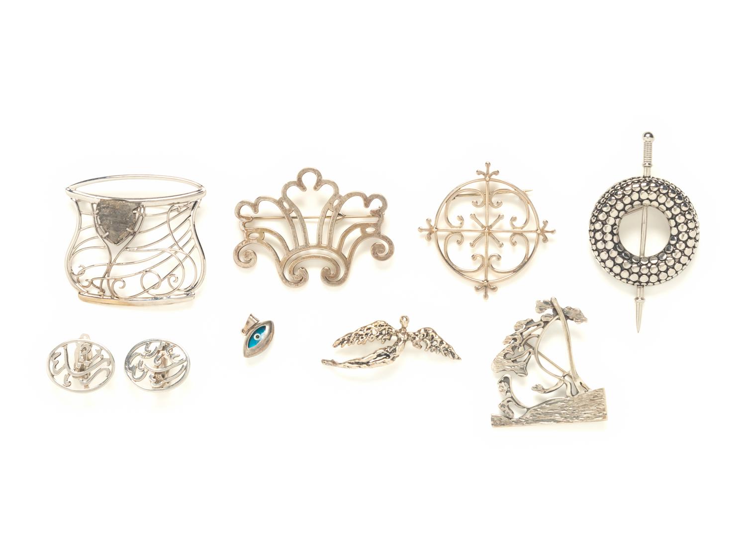EIGHT PIECES OF SILVER JEWELRY