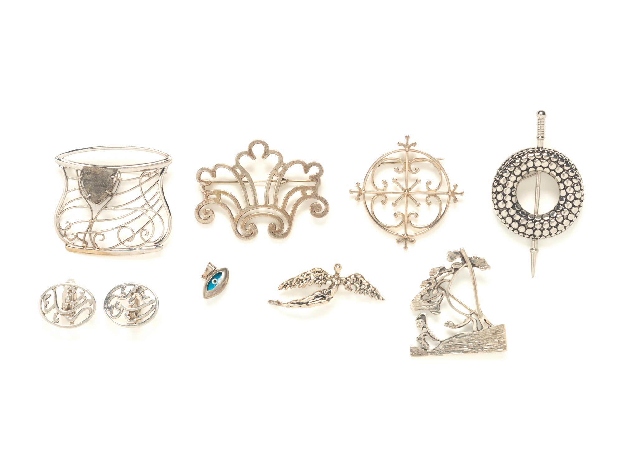EIGHT PIECES OF SILVER JEWELRY