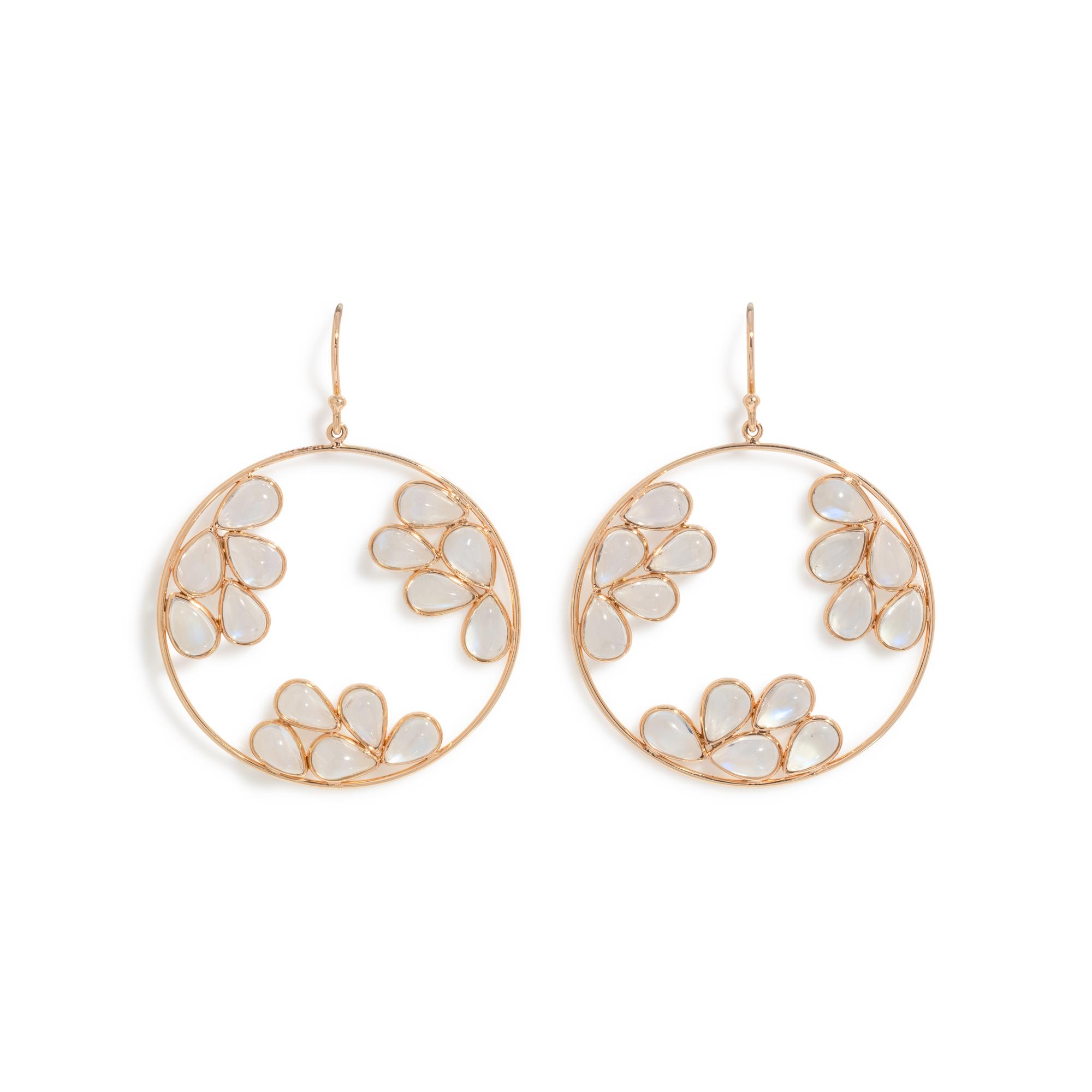 YELLOW GOLD AND MOONSTONE EARRINGS