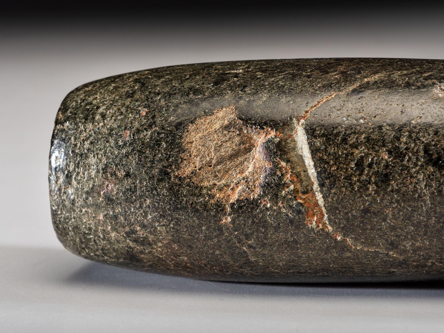 A Steatite Biconical Tube Pipe