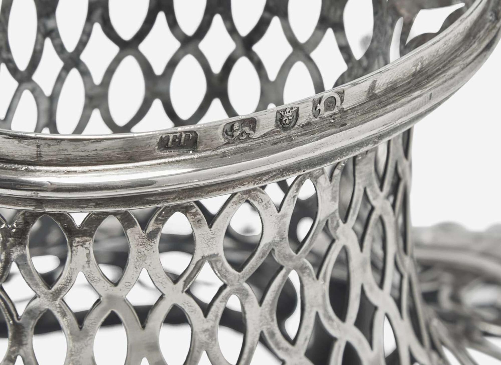 A George III sterling silver epergne, Thomas Pitts I, London, 1769