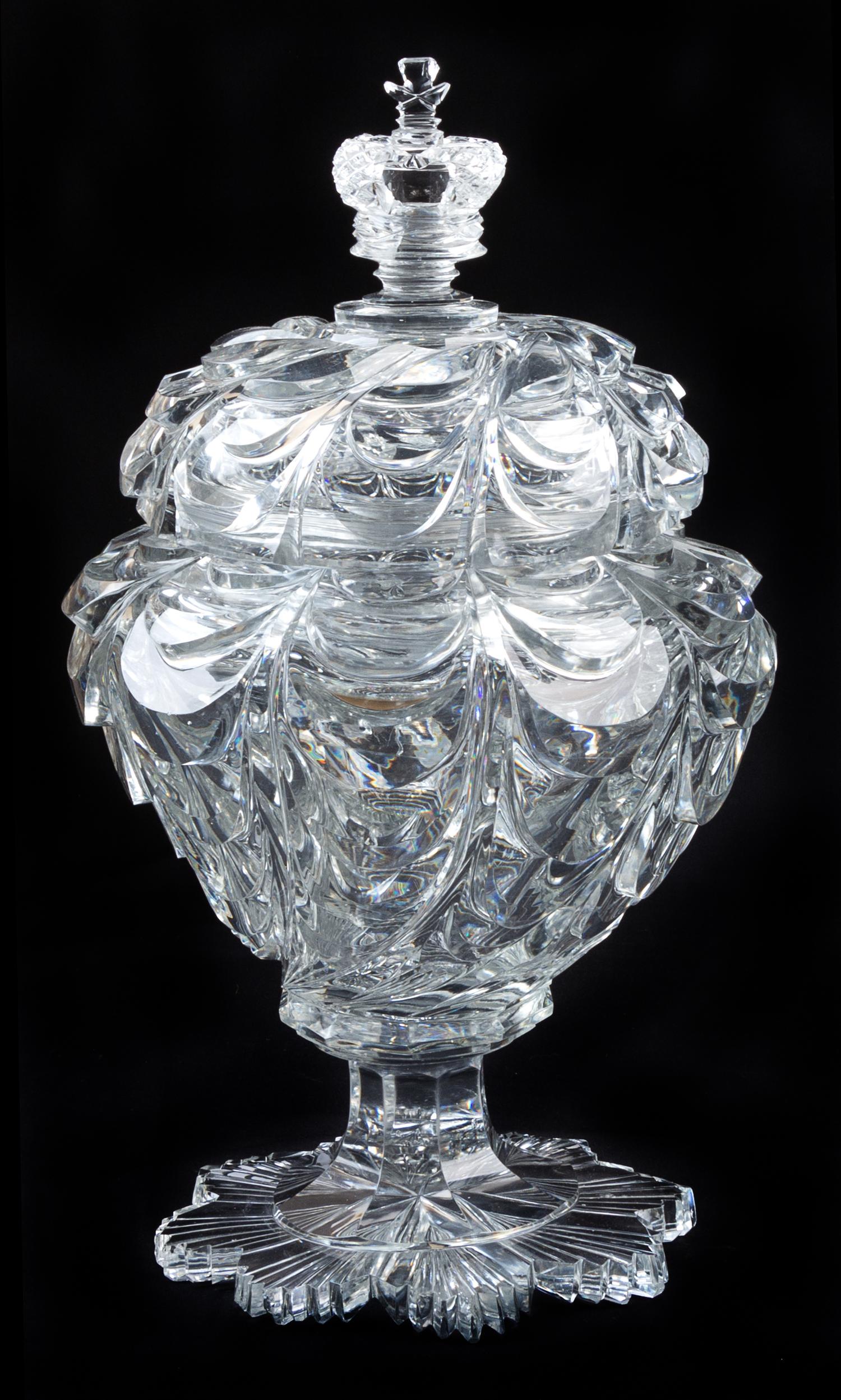 An Irish Cut Glass Urn with Cover Height 19 1/2 inches. — 19TH CENTURY
