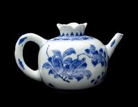 A Chinese Export Blue and White Porcelain Pomegranate-Form Teapot