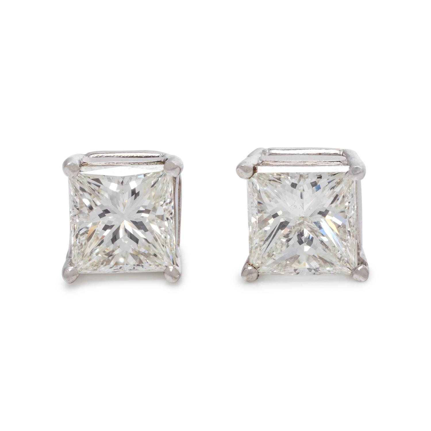 DIAMOND STUD EARRINGS