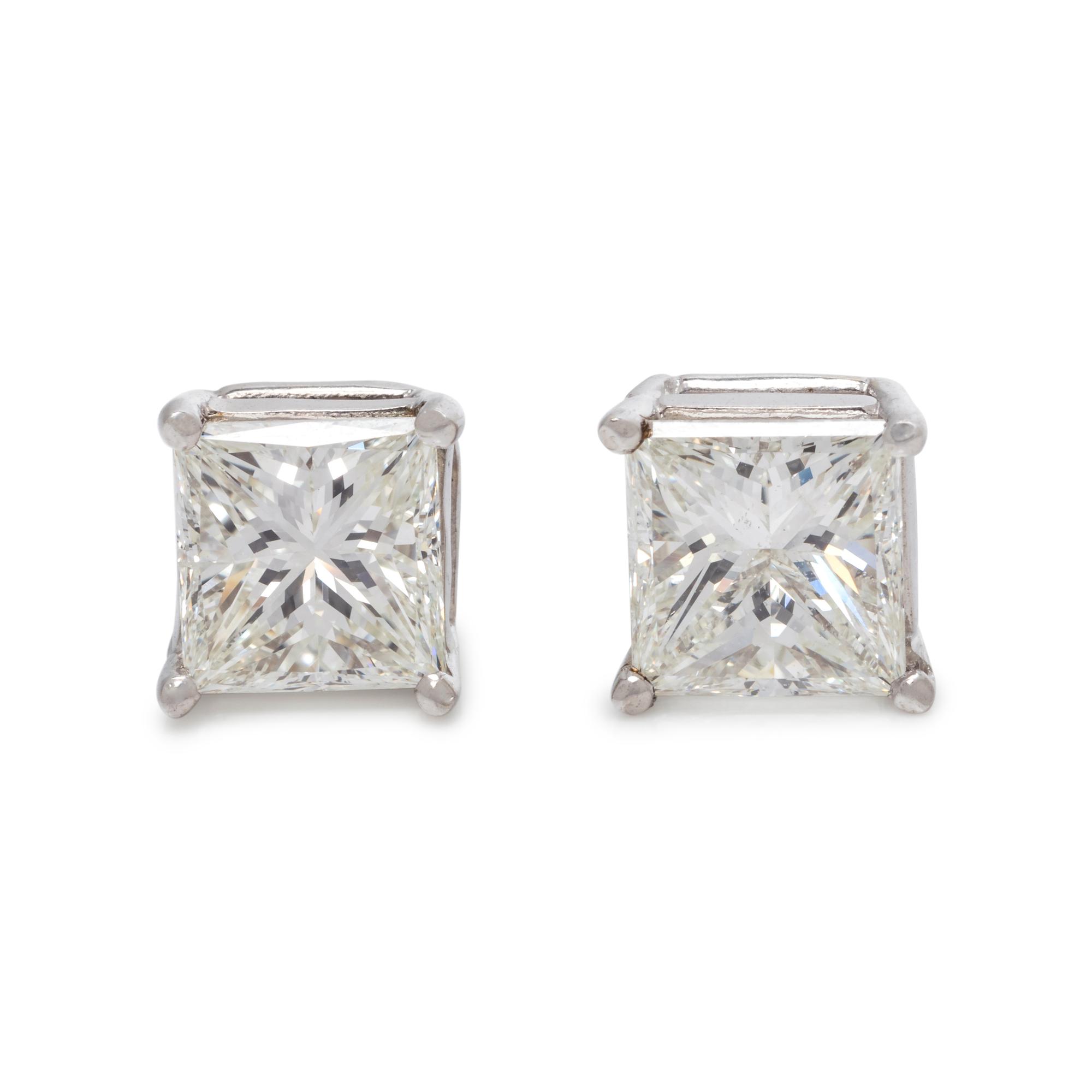 DIAMOND STUD EARRINGS