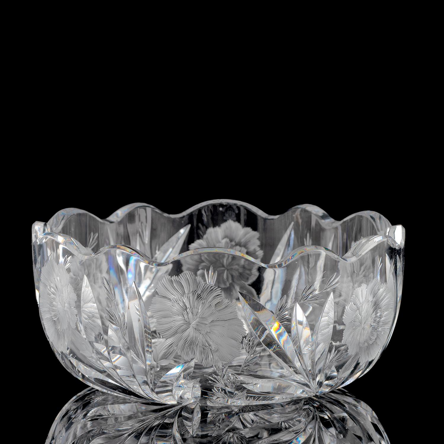 A Hawkes Intaglio-Cut Glass Berry Bowl with Carnations