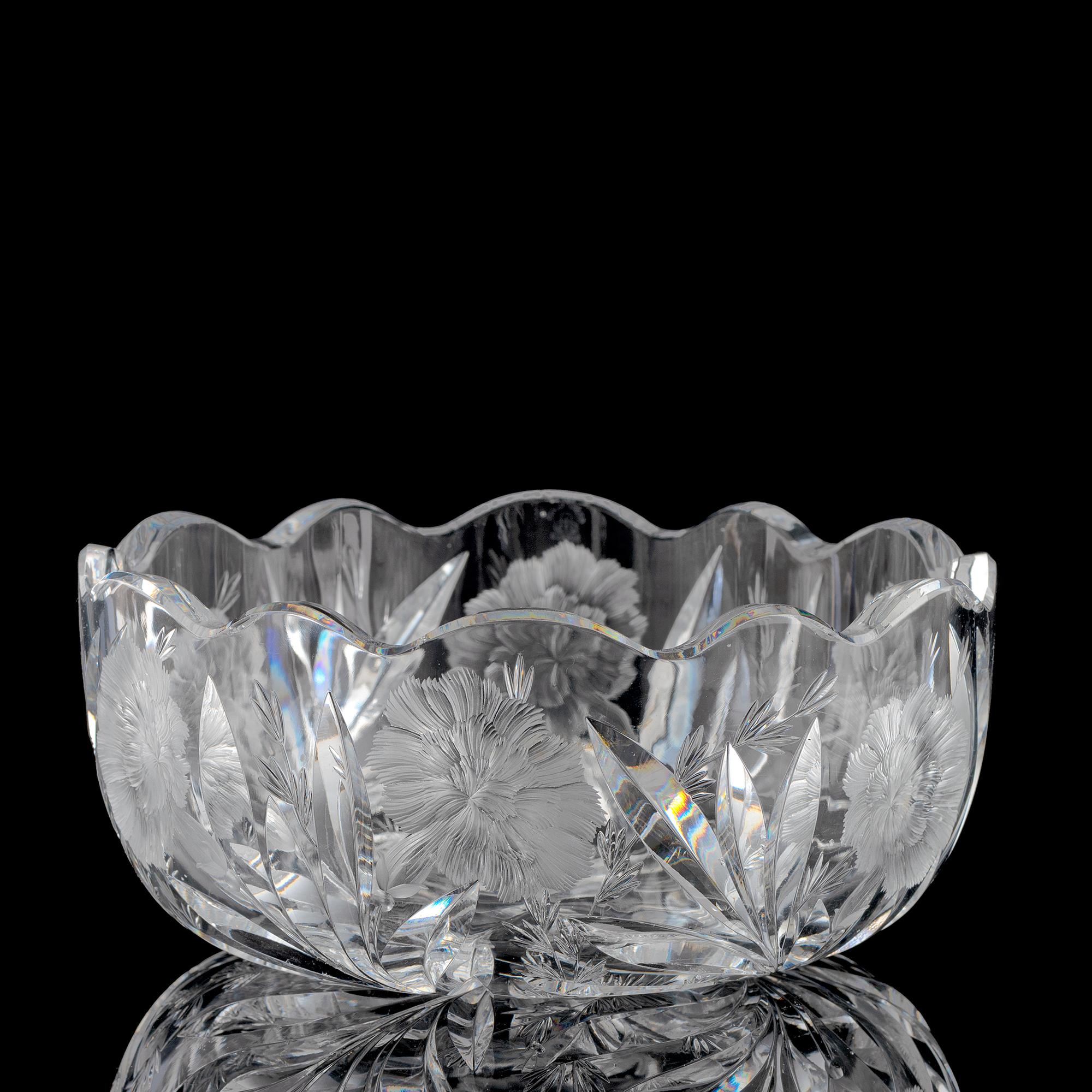 A Hawkes Intaglio-Cut Glass Berry Bowl with Carnations