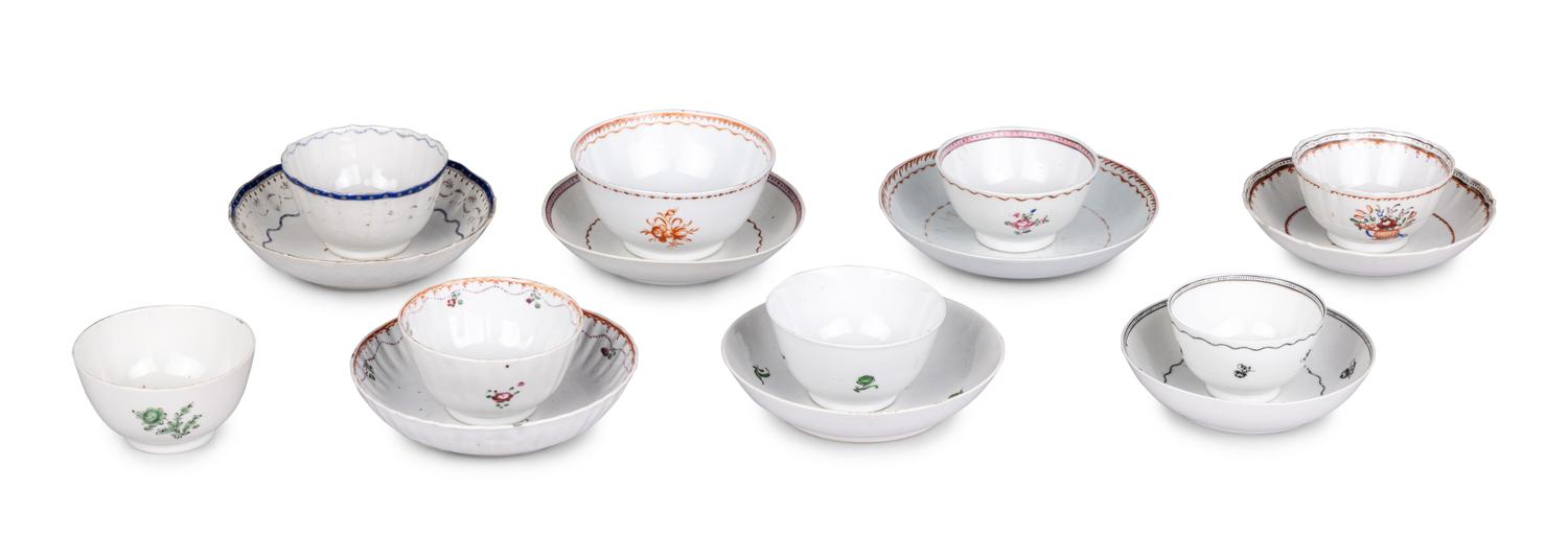 15 Chinese Export Porcelain Tea Bowls and Saucers