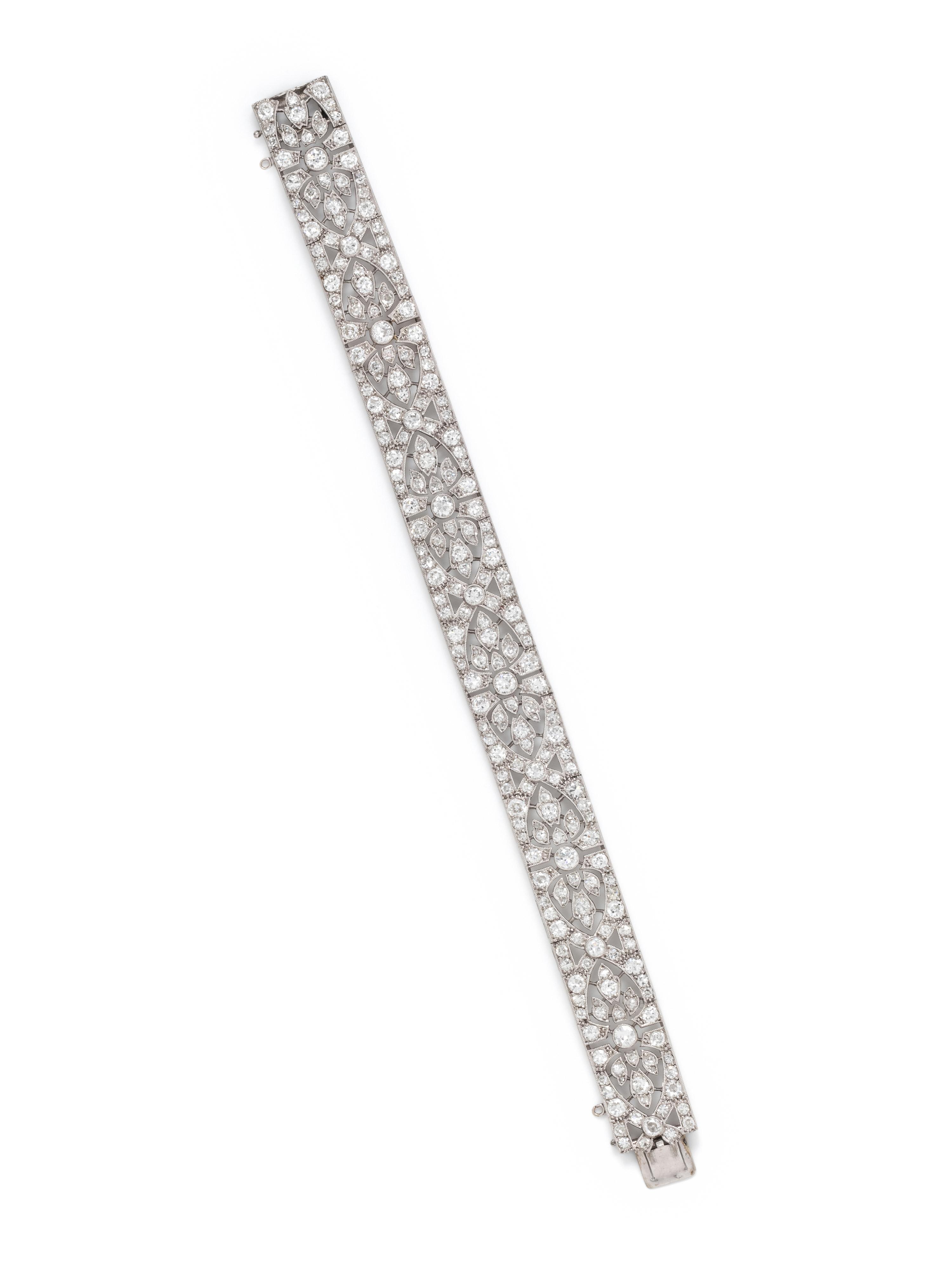 FRENCH, DIAMOND BRACELET