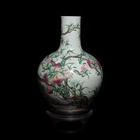 A Large Chinese Famille Rose Porcelain 'Nine Peaches' Tianqiuping Vase, Late Qing Dynasty — 清晚期 粉彩九桃大天球瓶