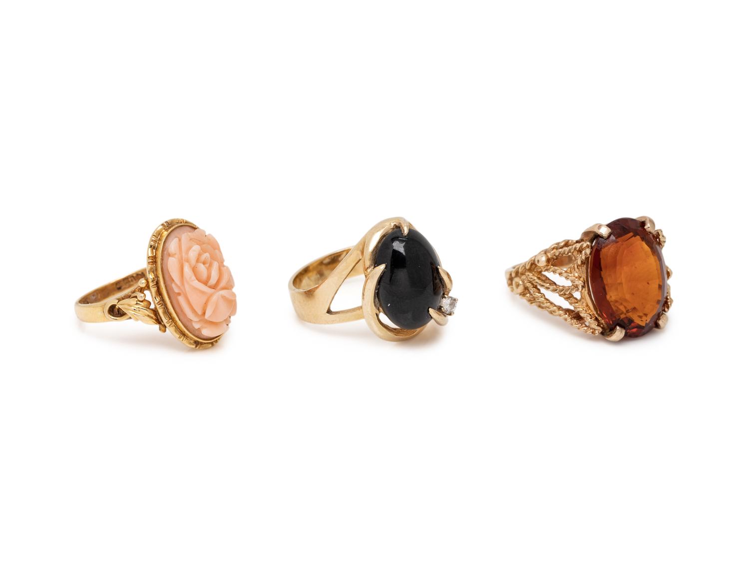 COLLECTION OF YELLOW GOLD AND GEMSTONE RINGS