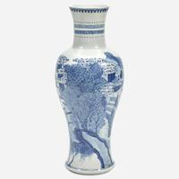 A Chinese blue and white porcelain tall baluster base 青花大瓶