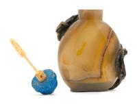 A Large Agate Snuff Bottle