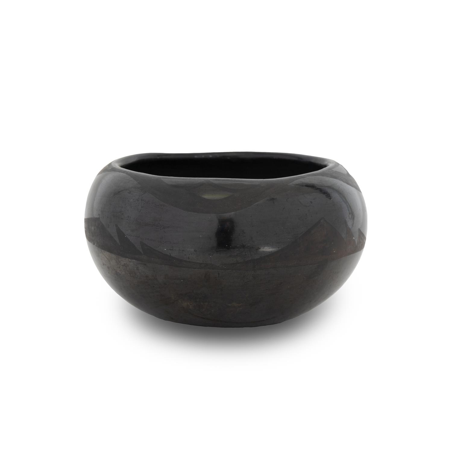 Maria Martinez (San Ildefonso, 1887-1980) Blackware Pottery Jar 1923-1925