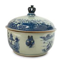 A Chinese Export Blue and White Porcelain Tureen — 19TH CENTURY
