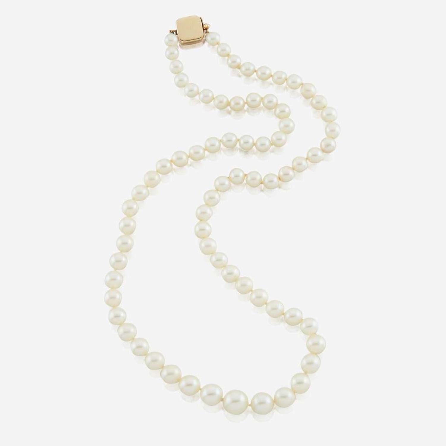 A cultured pearl and gold necklace