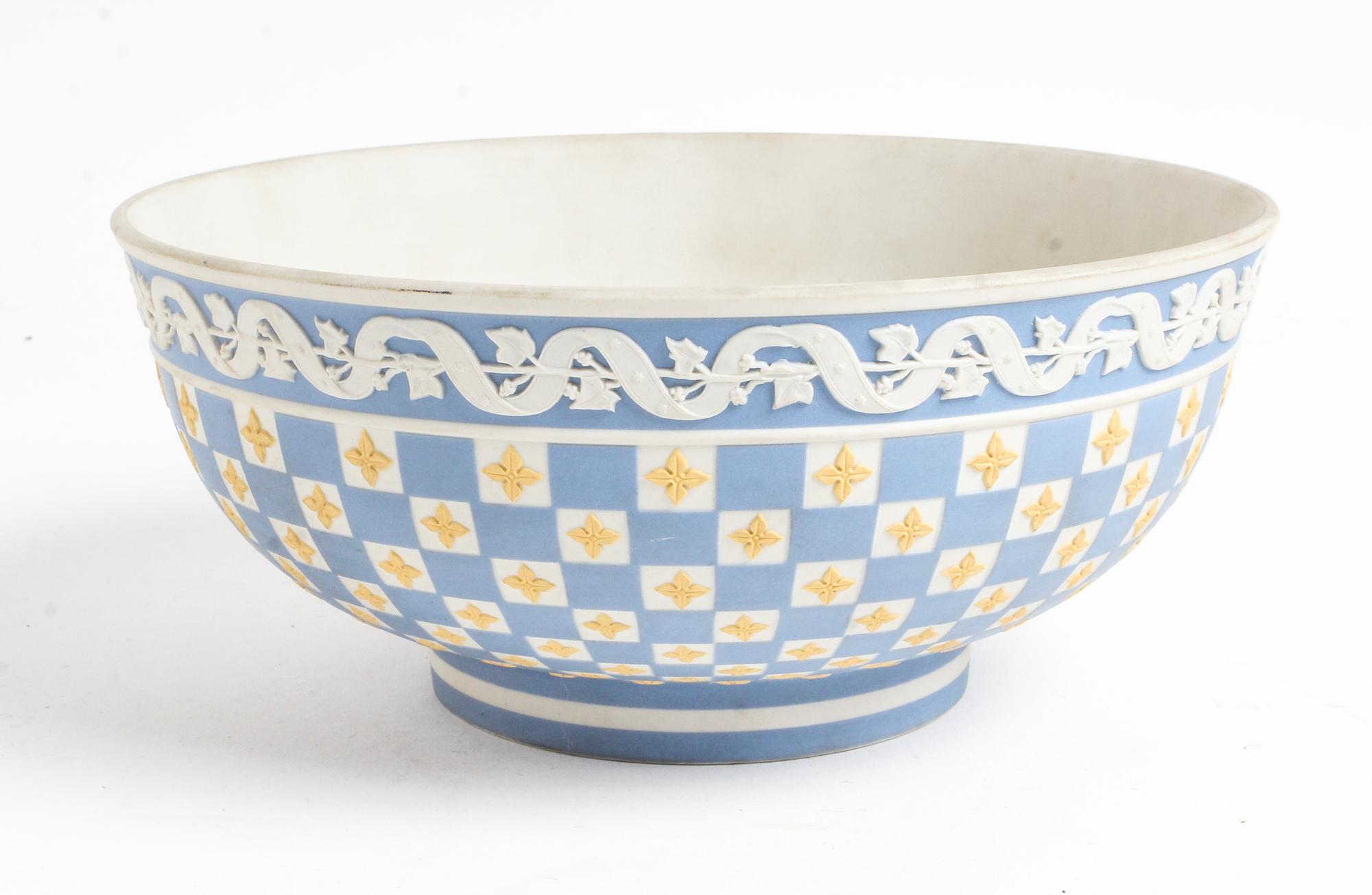 A Wedgwood Tricolor Bowl Diameter 8 inches. — 20TH CENTURY