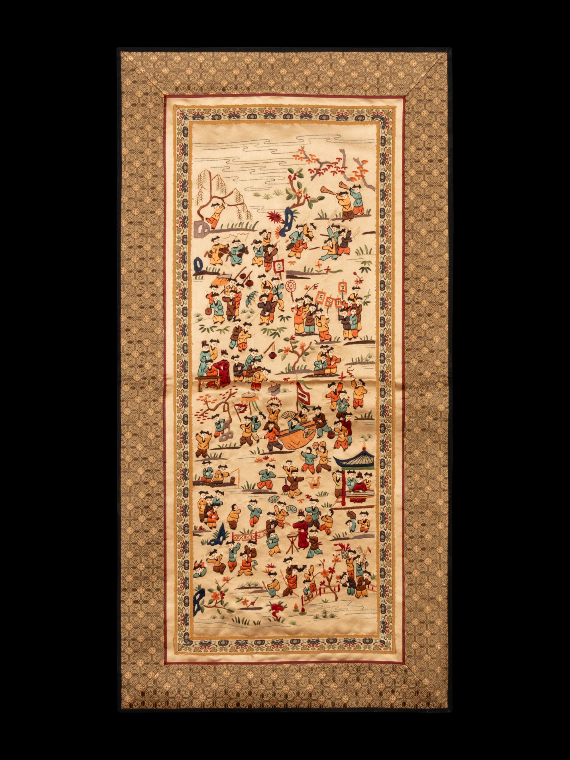 A Collection of 33 Chinese Embroidered Silk Panels 近代 綉片33幅