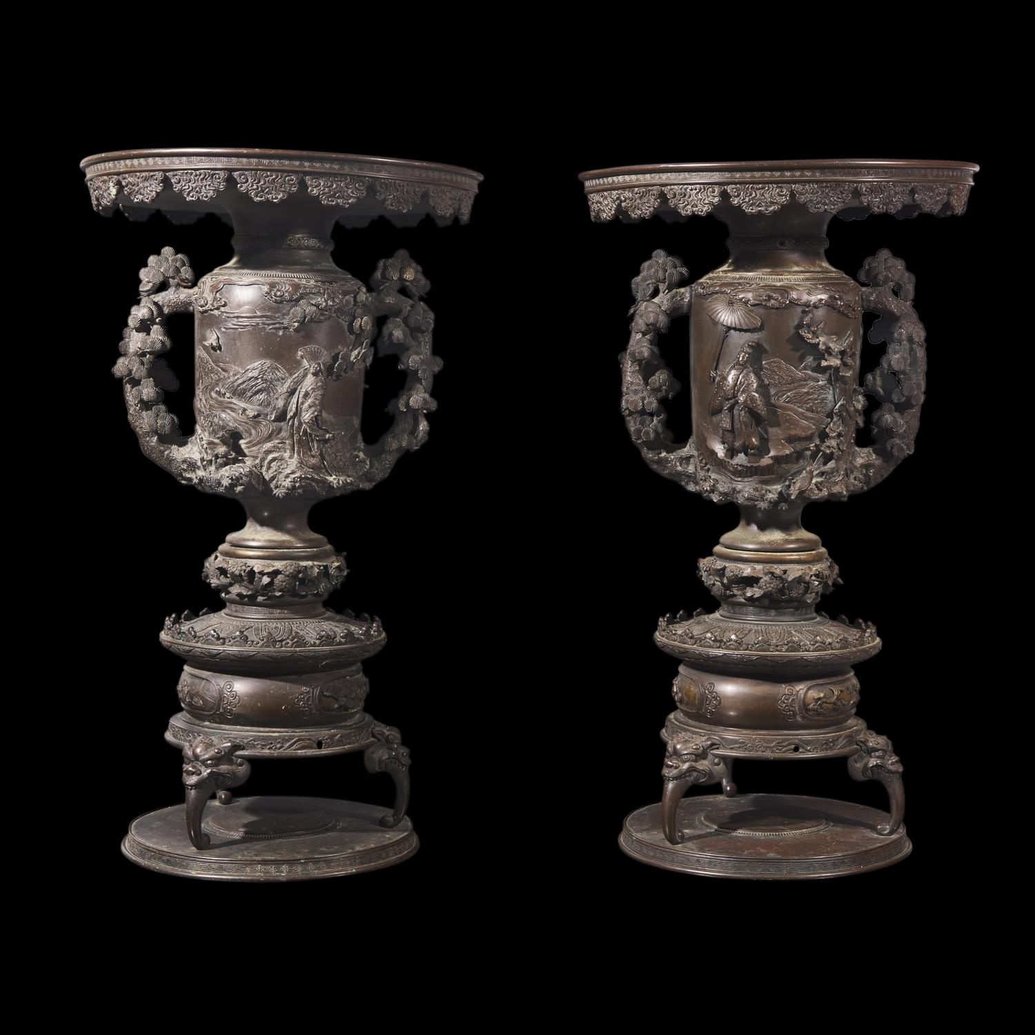 A Pair of Japanese Bronze Flower Vases, Meiji Period 日本明治時代 銅花樽一對