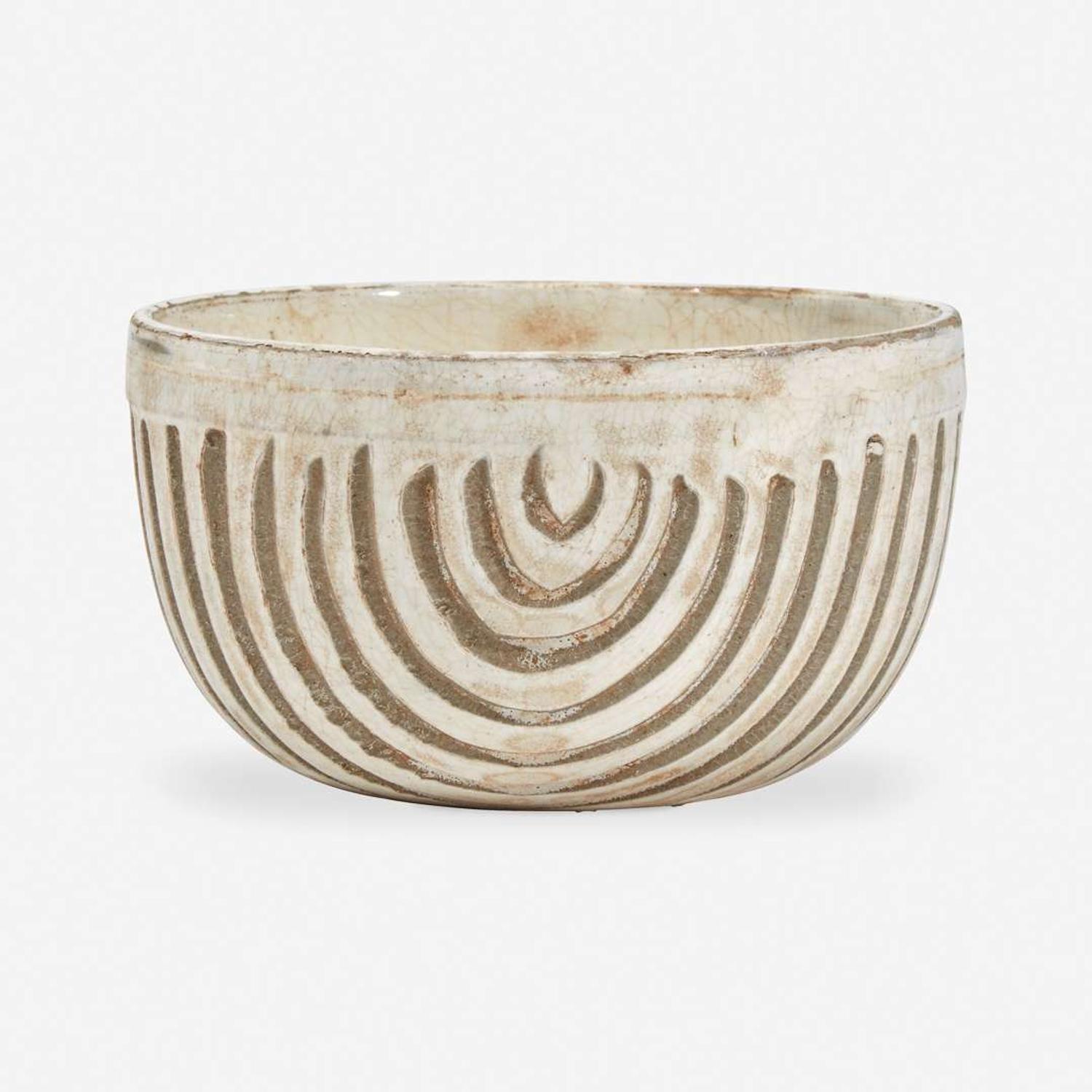 A Chinese carved Cizhou bowl 磁州窑刻划花碗 Northern Song Dynasty ??