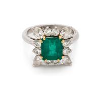 EMERALD AND DIAMOND RING