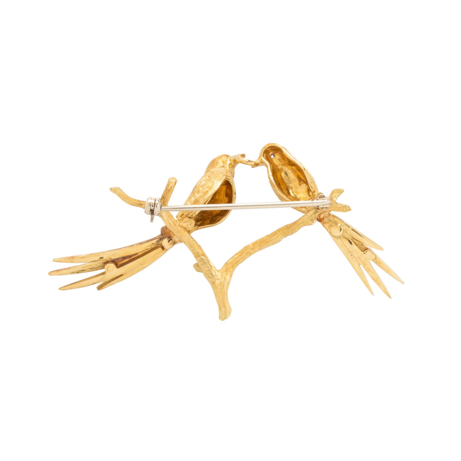 CARL BUCHERER, YELLOW GOLD AND ENAMEL BIRD PIN