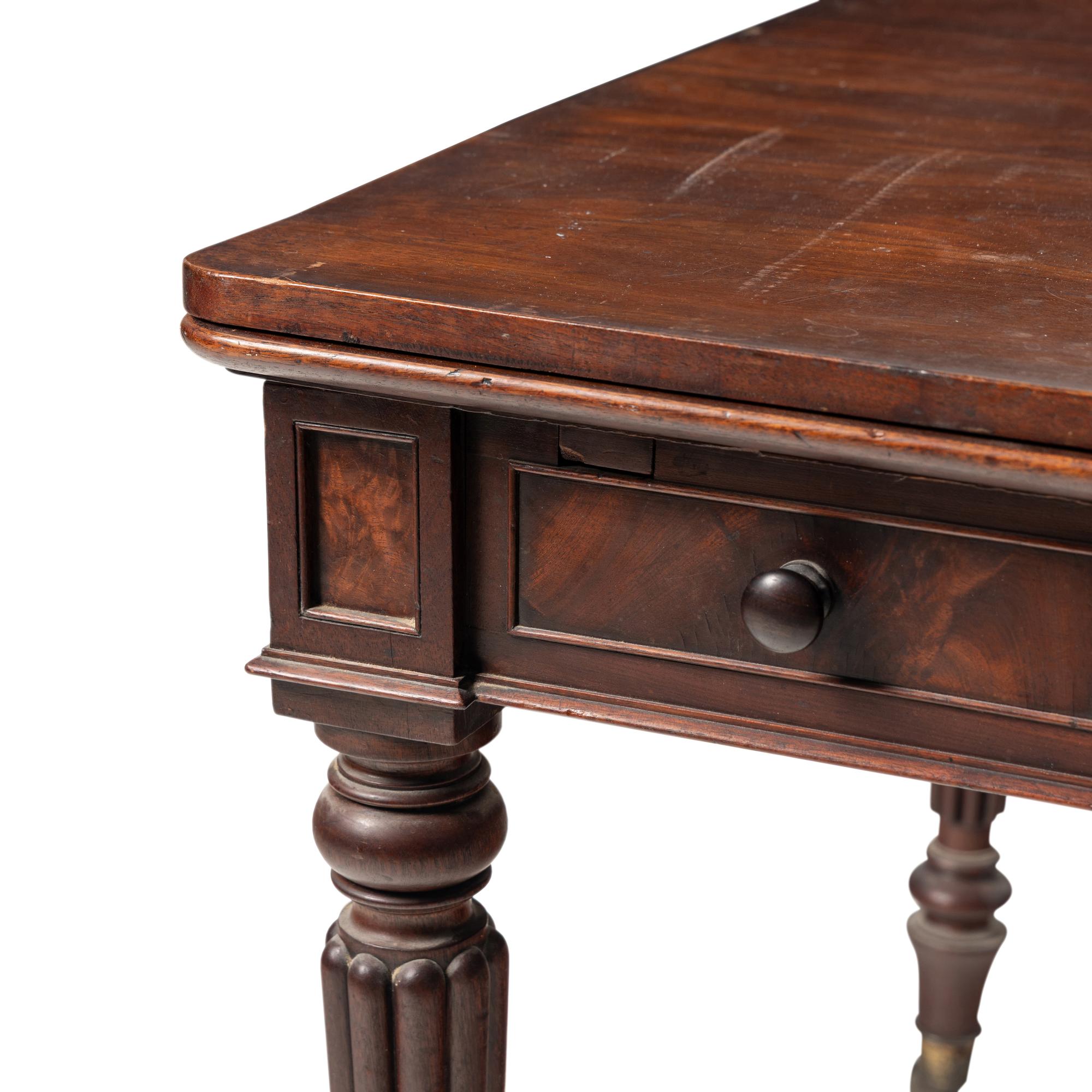 A William IV Mahogany Extension Occasional Table