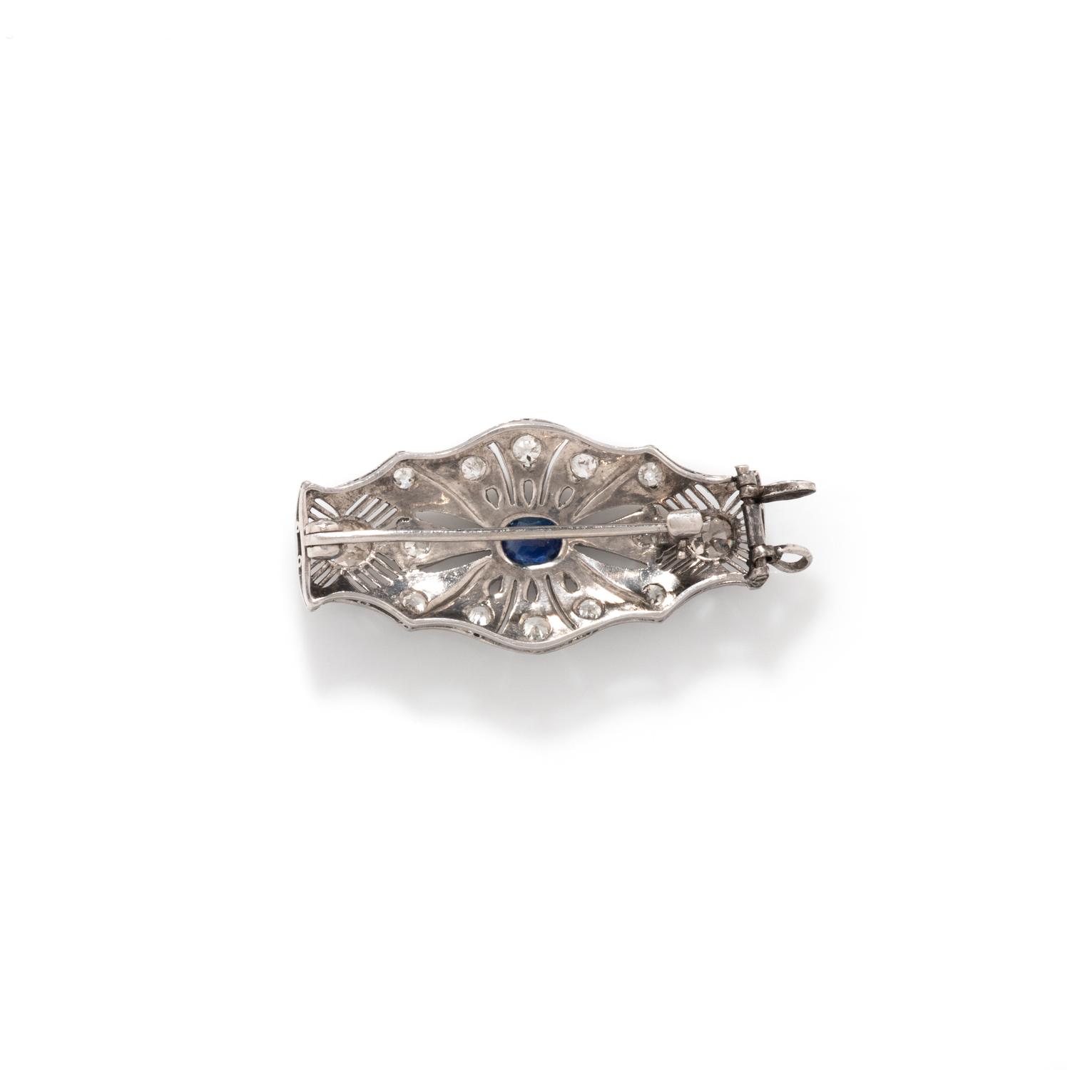 ART DECO, DIAMOND AND SAPPHIRE PENDANT BROOCH
