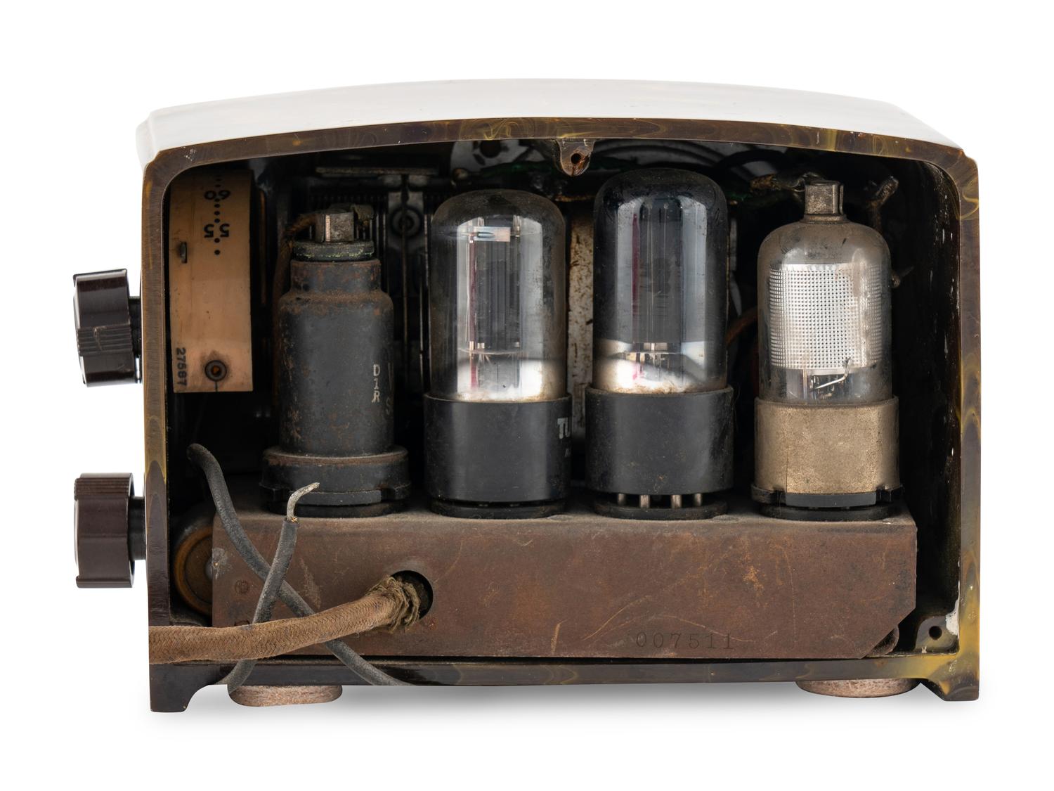 An RCA RC350 Radio