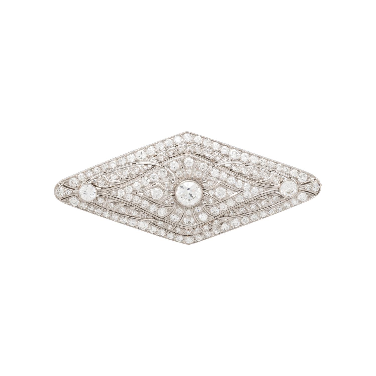 ANTIQUE, DIAMOND AND PLATINUM BROOCH