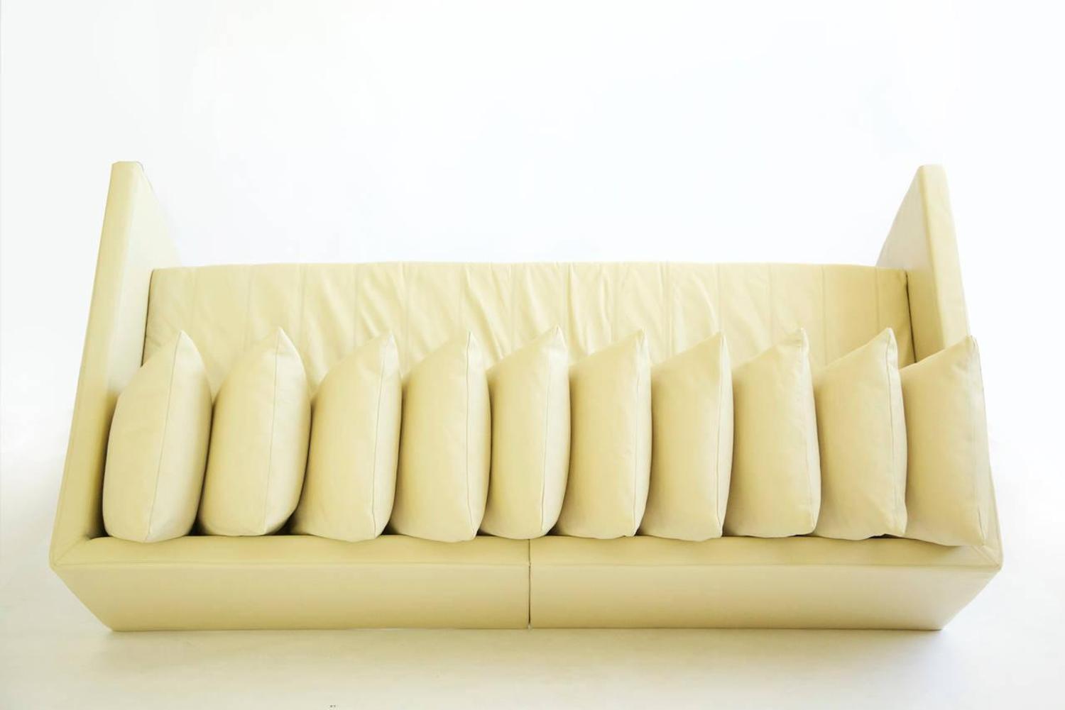 Linear Sofa Knoll, USA