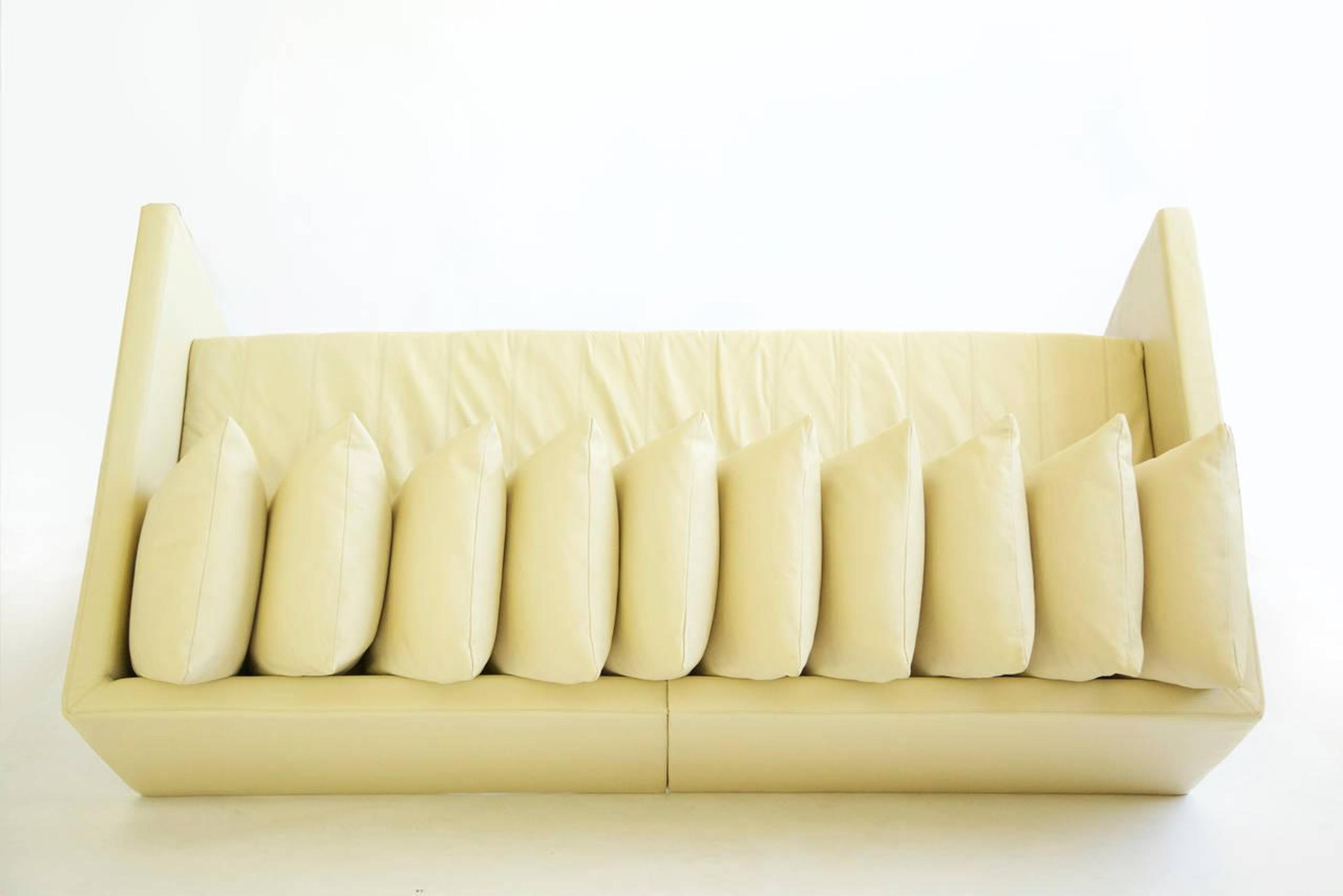 Linear Sofa Knoll, USA