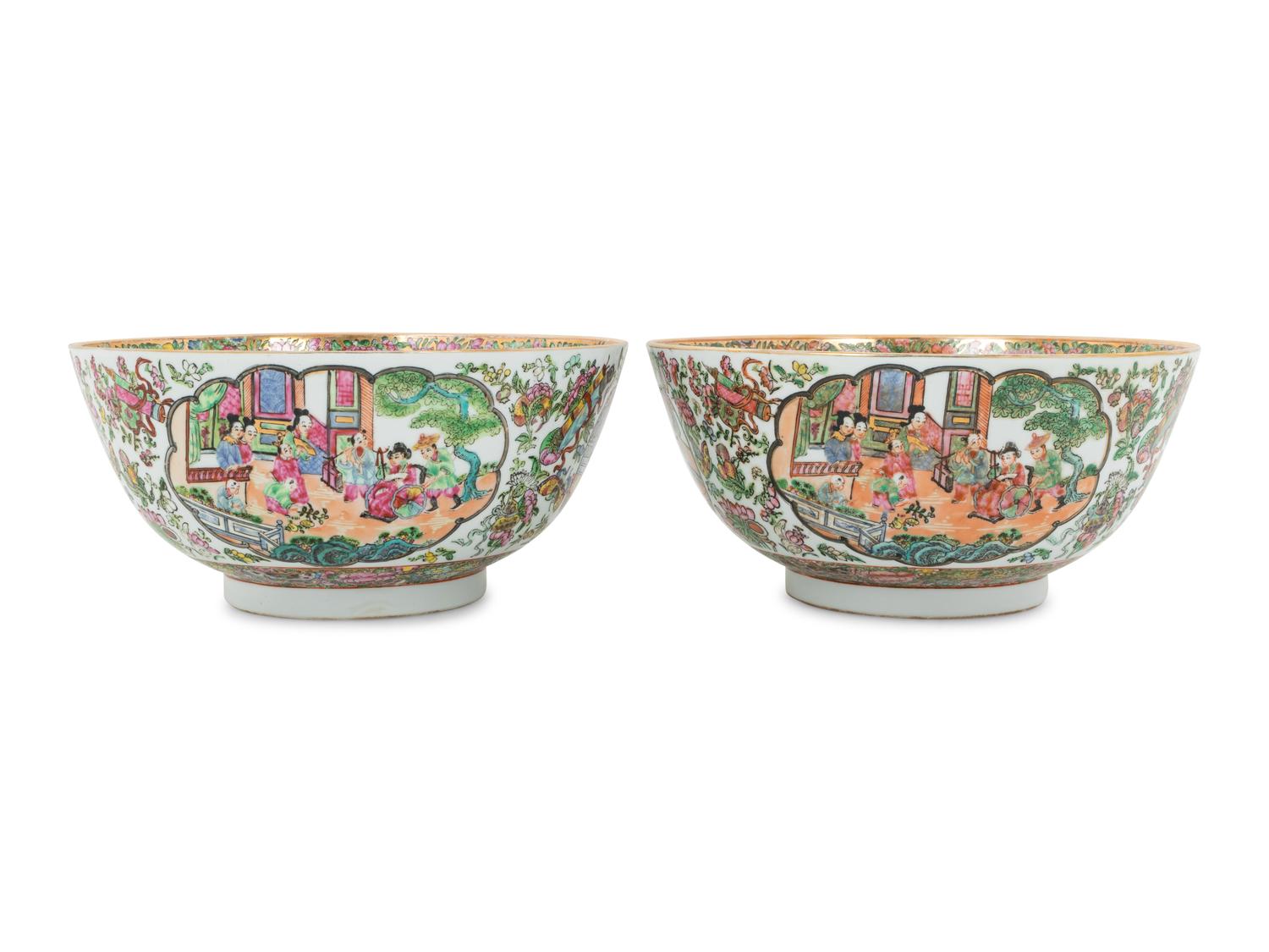 A Pair of Rose Medallion Porcelain Bowls
