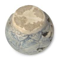 A Korean Blue and White Porcelain Reticulated Water Dropper 高麗青花龍紋水呈