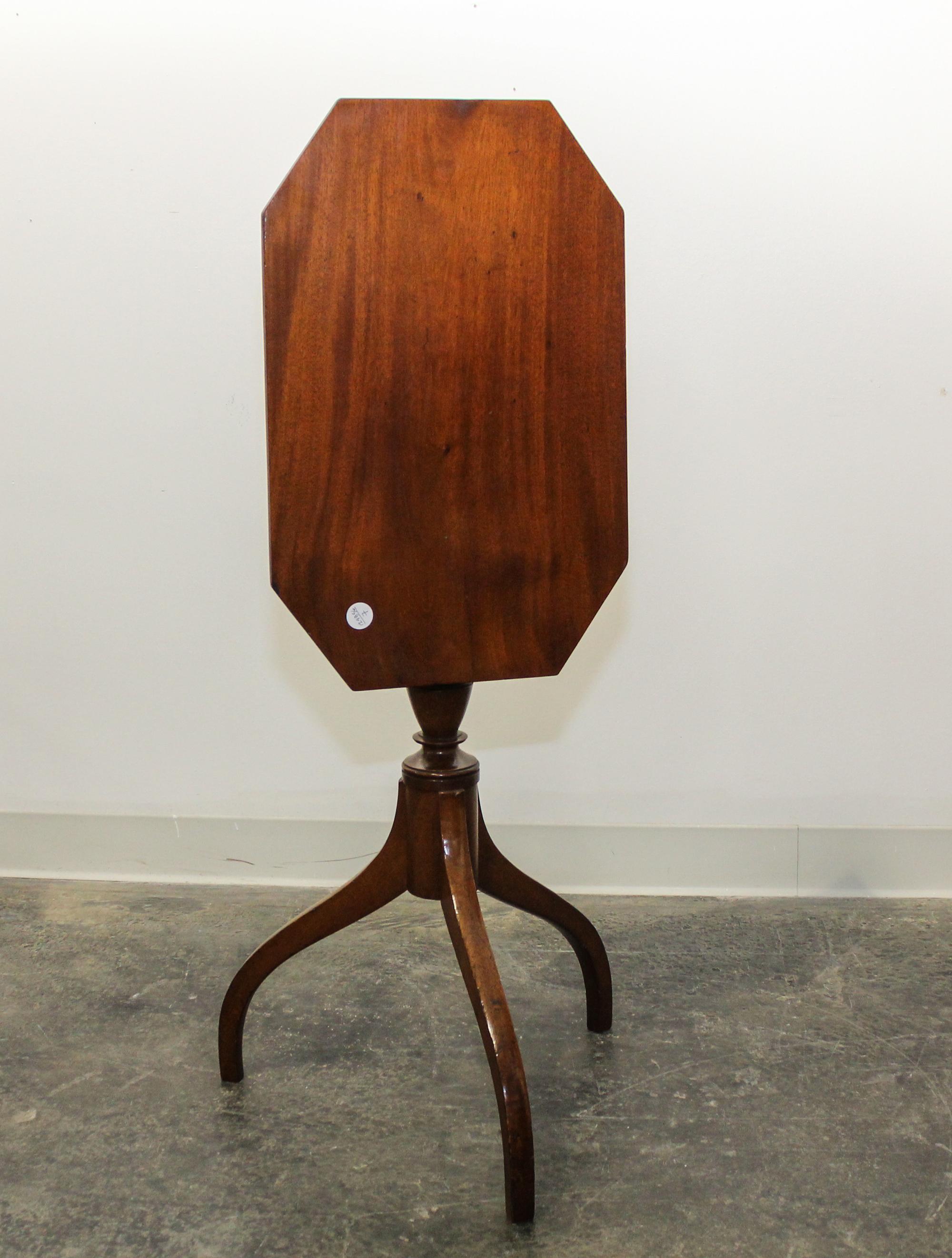 An American Cherry Tea Table Height 28 1/2 x width 22 x depth 13 7/8 inches. — 19TH CENTURY