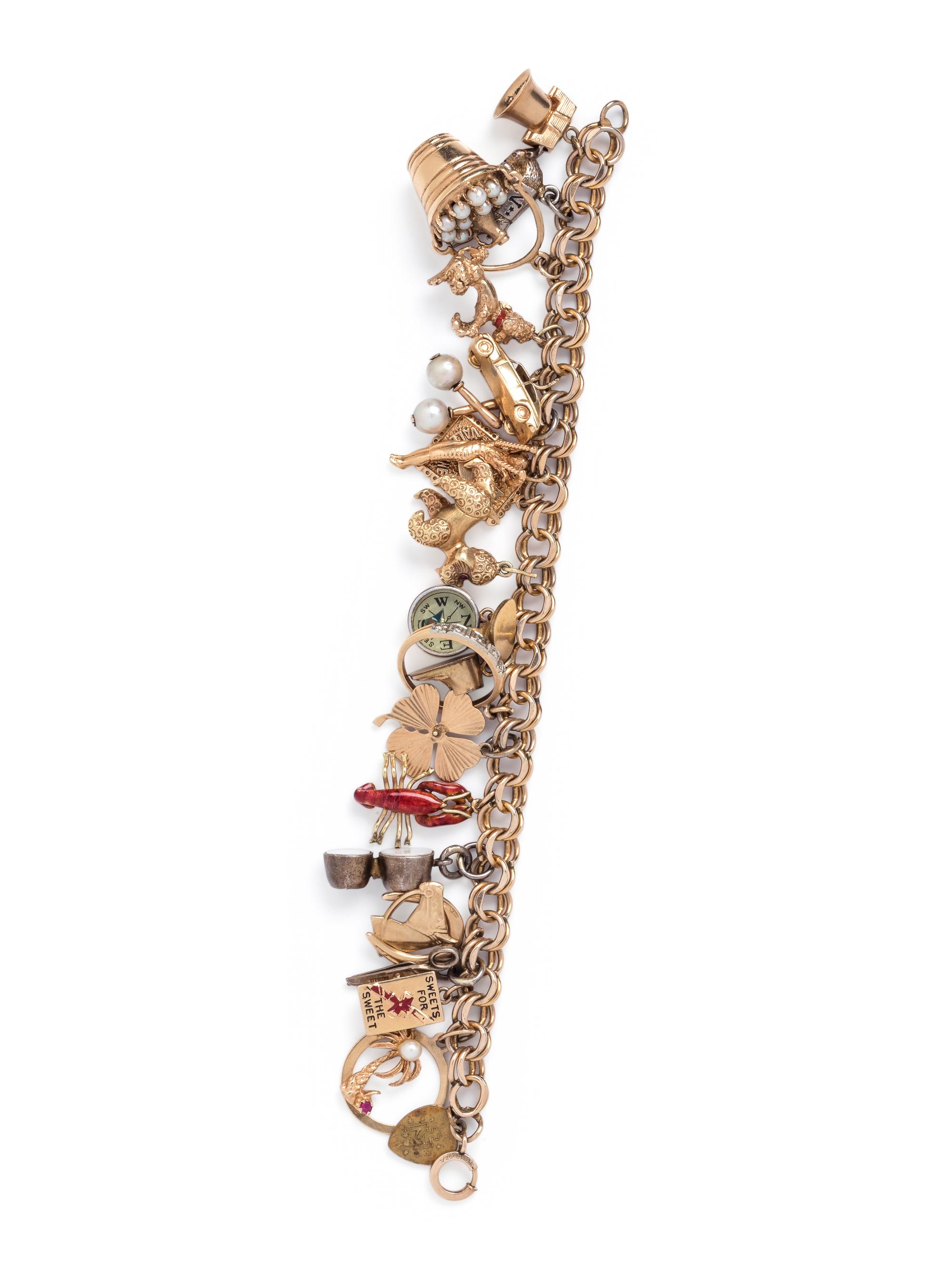 YELLOW GOLD AND GOLD-FILLED CHARM BRACELET