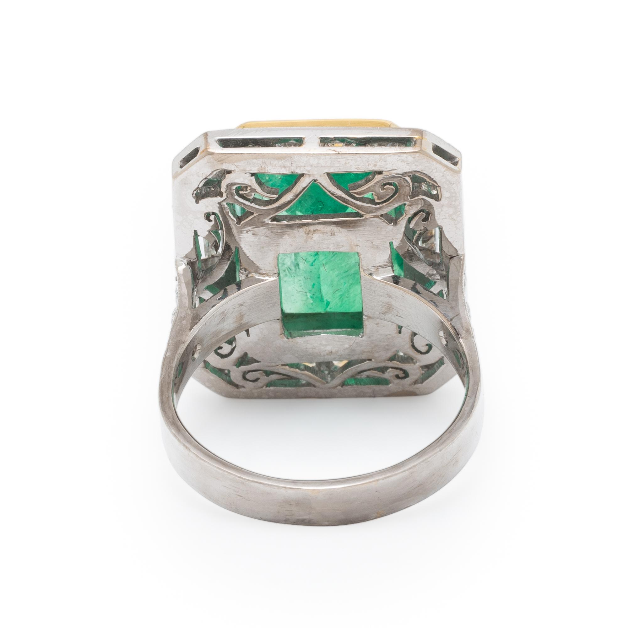 EMERALD AND DIAMOND RING