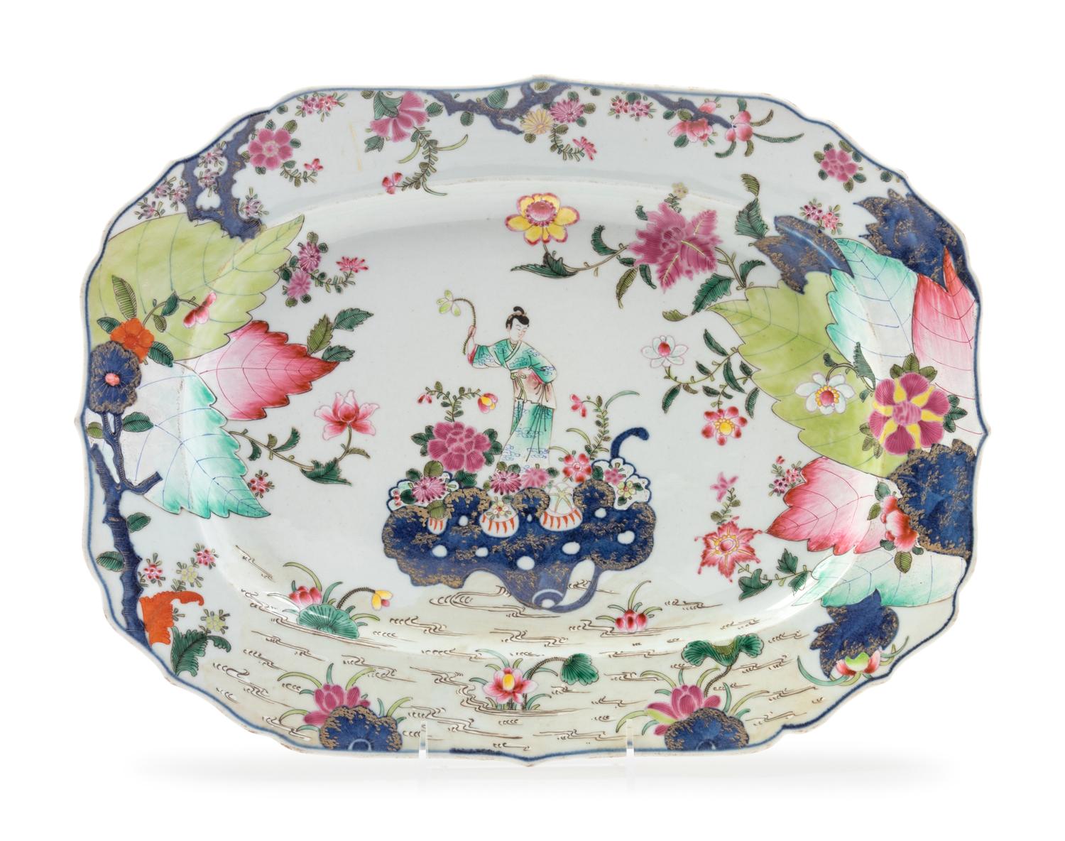 A Chinese Export Tobacco Leaf Porcelain Platter