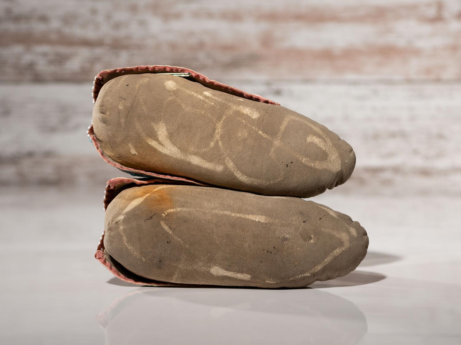 Delaware Beaded Hide Moccasins