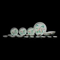 A Chinese Famille Rose Porcelain 'Lotus' Part Table Service, 20th Century 近代 粉彩蓮塘圖瓷器一組