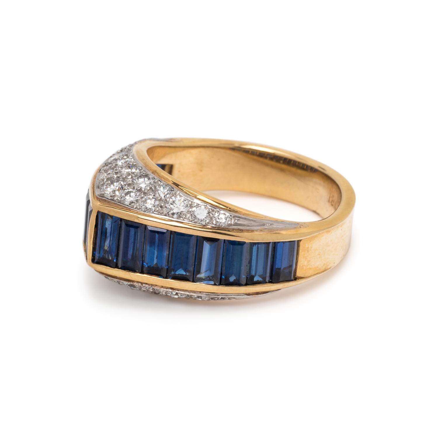 SAPPHIRE AND DIAMOND RING