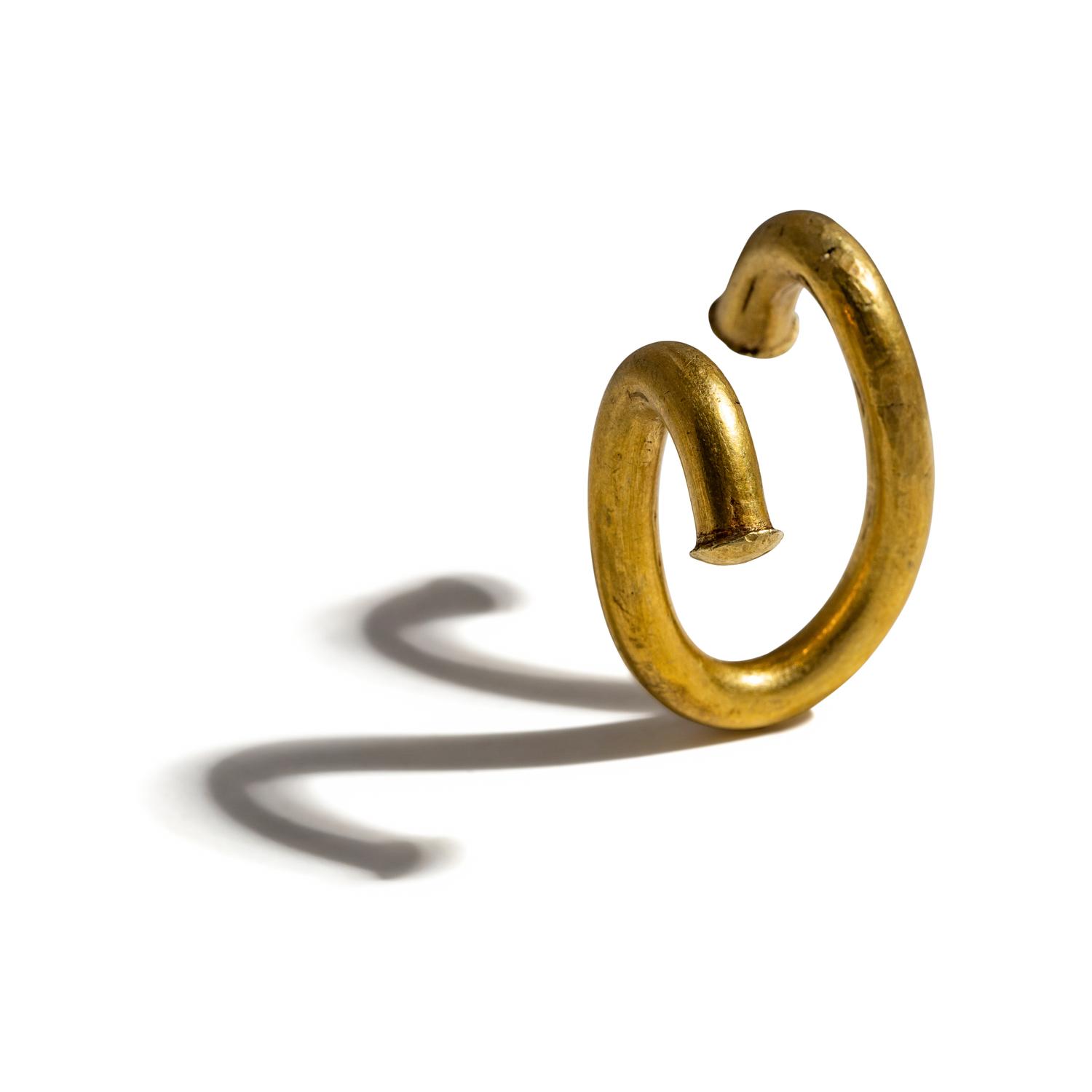 An Achaemenid or Greek Gold Hair Ring