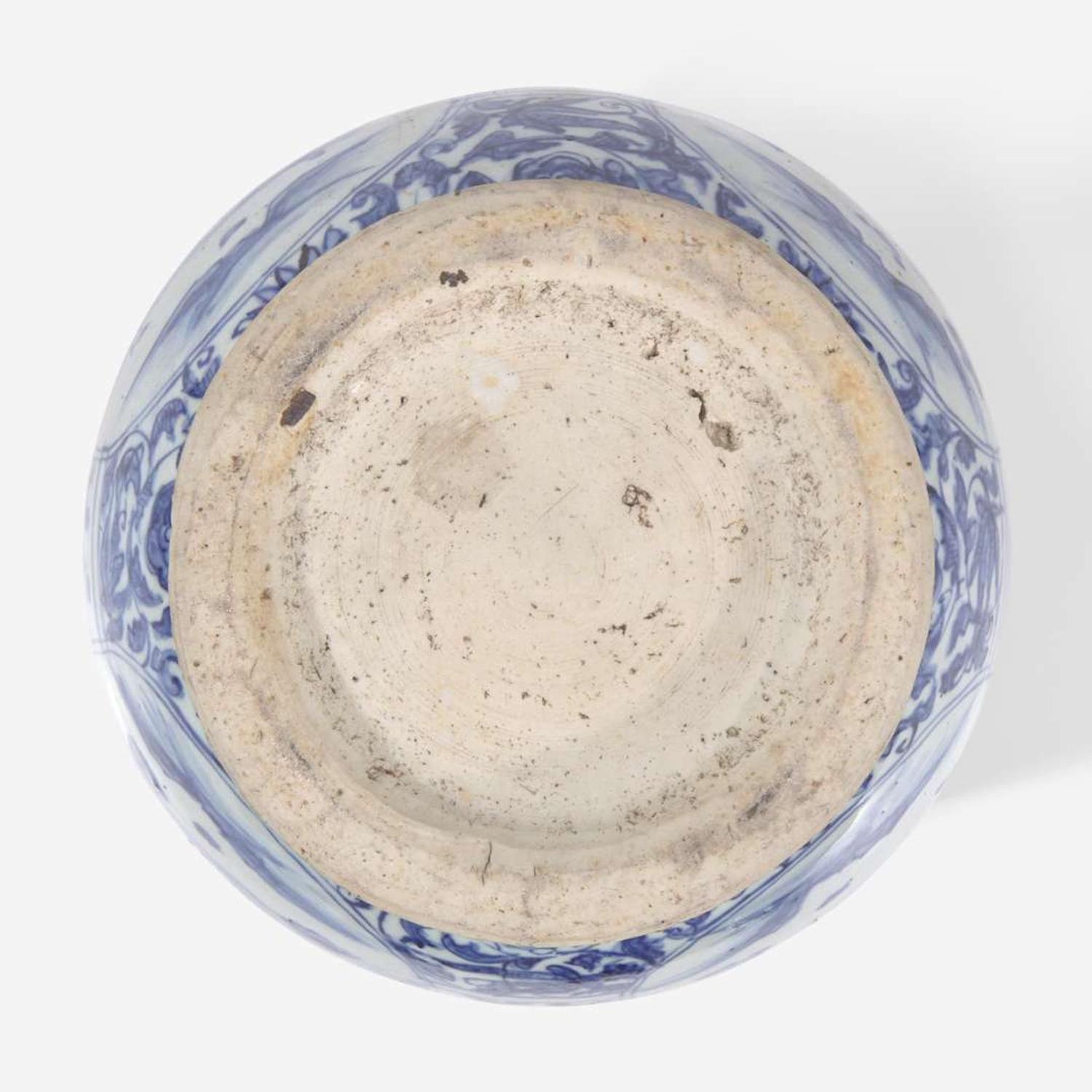 A Chinese blue and white porcelain jar 青花罐 17th century ????