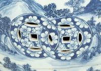 A Chinese Blue and White Porcelain Garden Seat