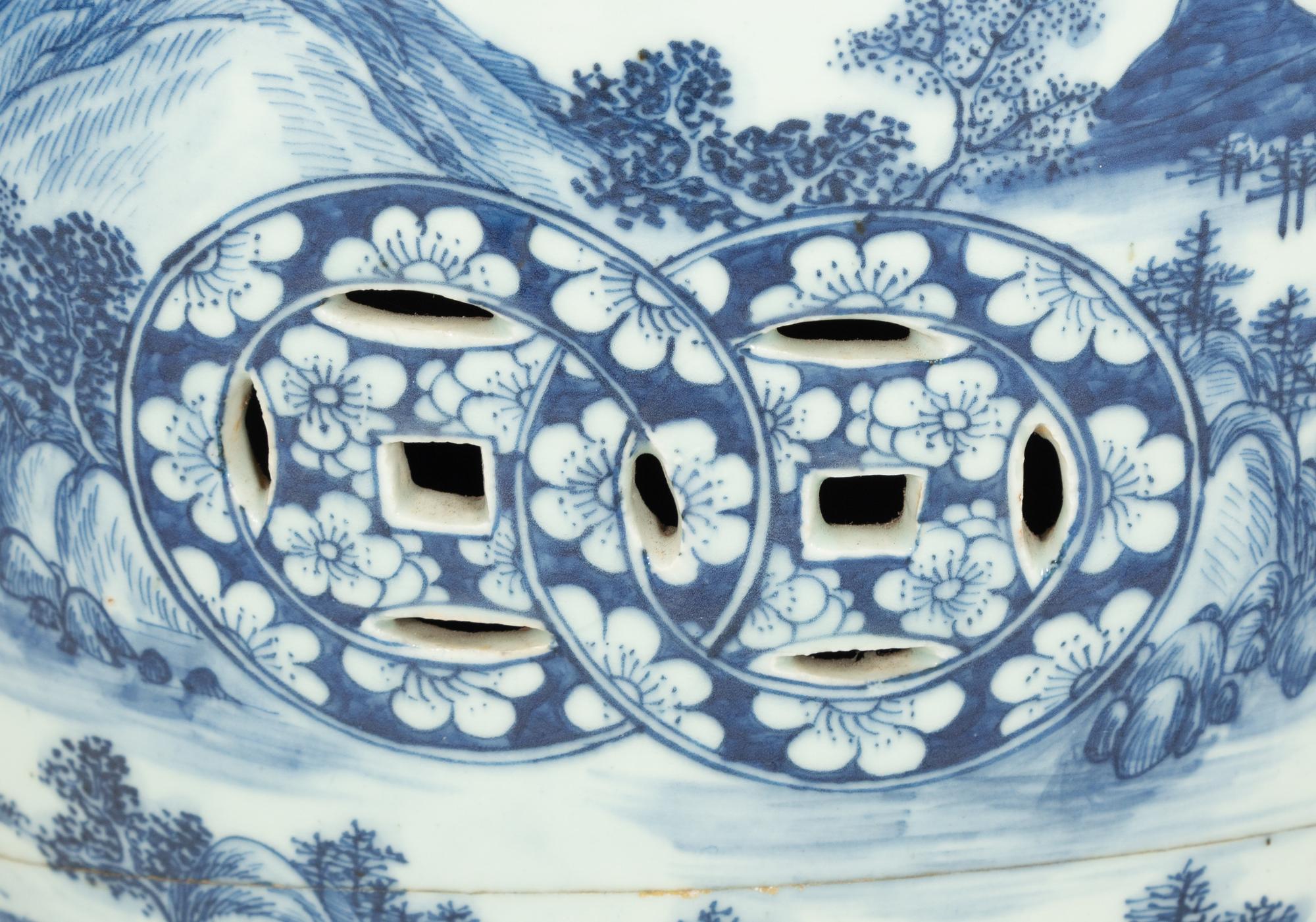 A Chinese Blue and White Porcelain Garden Seat