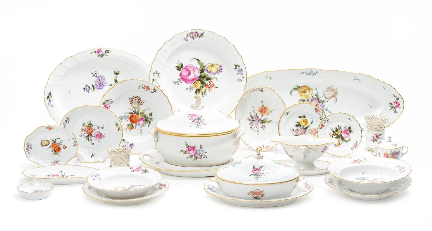 A Royal Copenhagen Porcelain Frijsenborg Pattern Dinner Service
