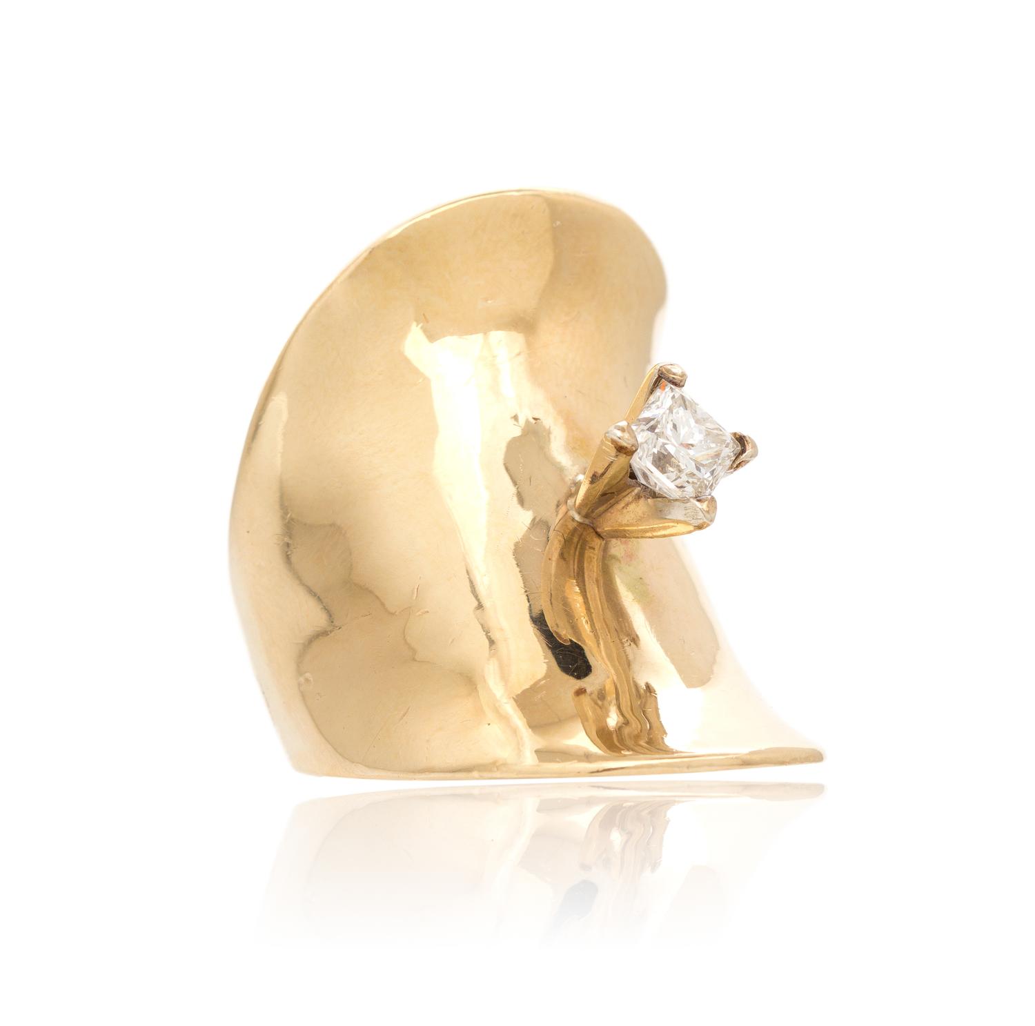 A Yellow Gold and Diamond Ring, 17.90 dwts.