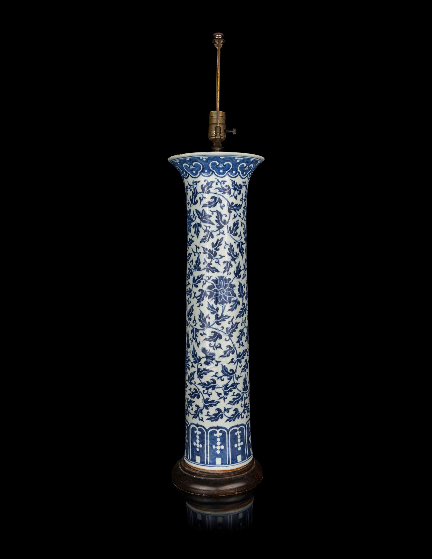 A Chinese Blue and White Porcelain Vase