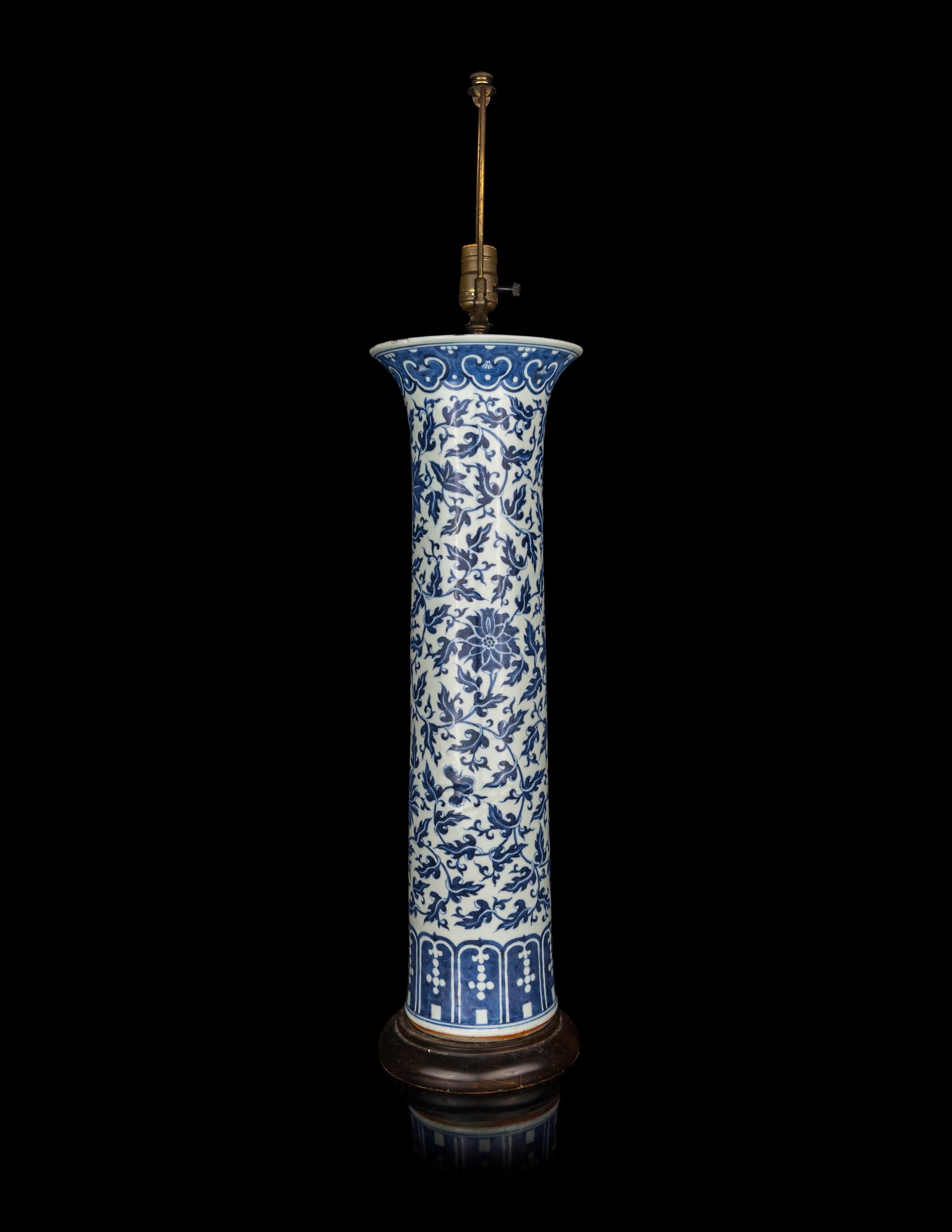A Chinese Blue and White Porcelain Vase